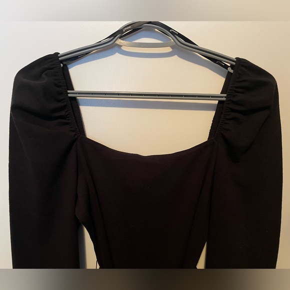 MINKPINK Puffed Shoulder Dress - Picture 8 of 8